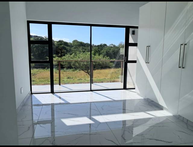 4 BEDROOM HOUSE FOR SALE IN PALM LAKES ESTATE